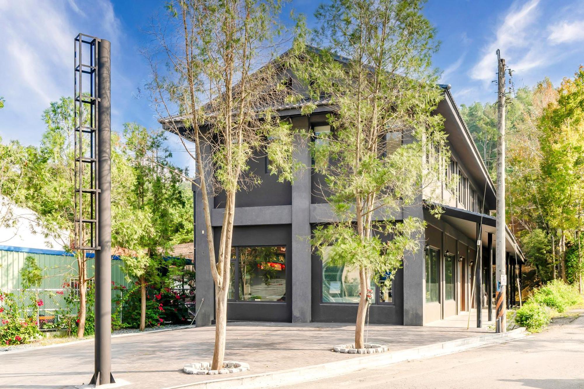 Pumori Guesthouse ผูหลี่ ภายนอก รูปภาพ